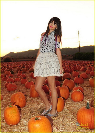 571 - Selena Gomez de Halloween