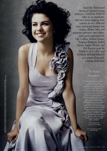 438 - Selena Gomez in revista