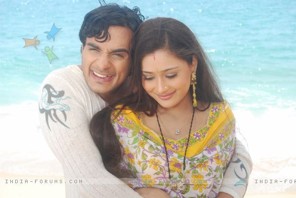 33145-alekh-and-sadhana-in-kerala 33145-alekh-and-sadhana-in-kerala