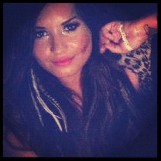 441232323 - Demi Lovato Poze Noi de pe twitter