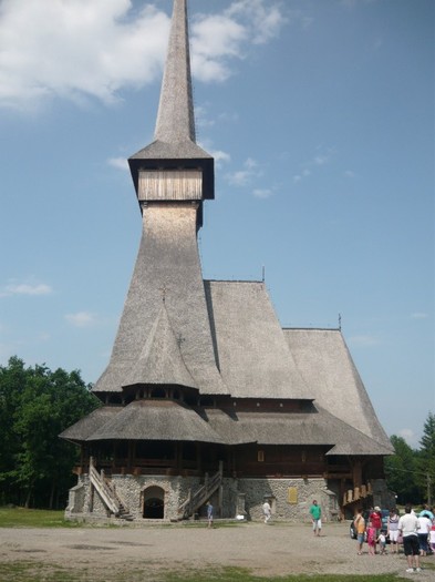 bisericade lemn-SAPANTA - z calatorii-maramures 2011