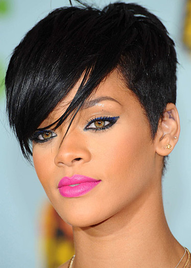 Rihanna machiaj -poze Rihanna machiaj - Rihanna