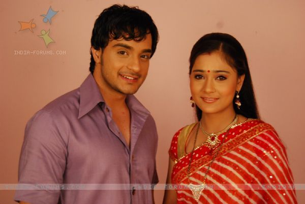 33365-alekh-and-sadhna-looking-cute