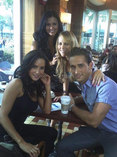 298019_200908476645211_158957630840296_482662_224031433_n