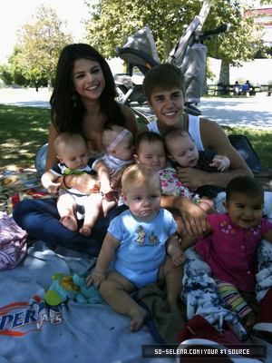 normal_001 - 20 09 2011 Pose with fans at a park in Lake Balboa