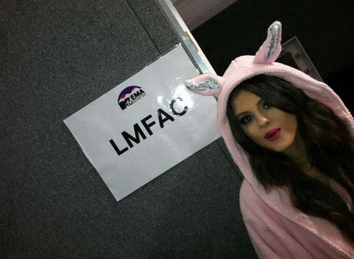 296531_237424662987953_100001612625871_730915_1438641728_n - Selena Gomez 1