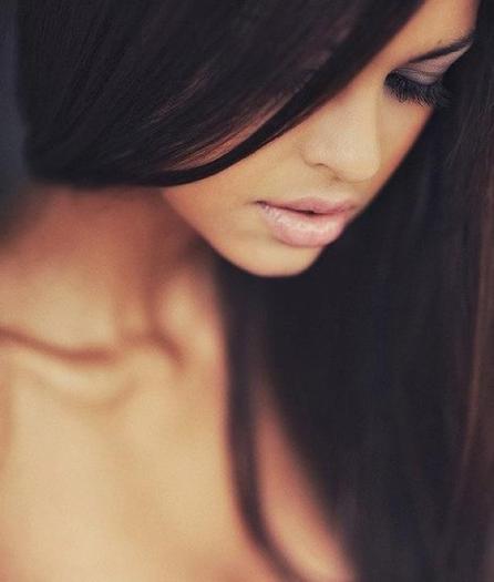 297264_215550105175409_100001612625871_648535_210635280_n - Selena Gomez 1