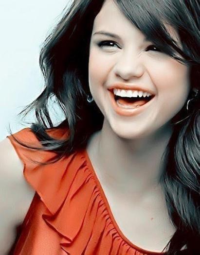 301425_211444798919273_100001612625871_635236_2130237610_n - Selena Gomez 1