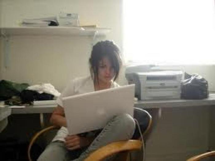 301857_205651339498619_100001612625871_615394_7494549_n - Selena Gomez 1