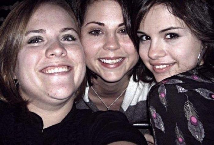311527_215547641842322_100001612625871_648518_785552097_n - Selena Gomez 1