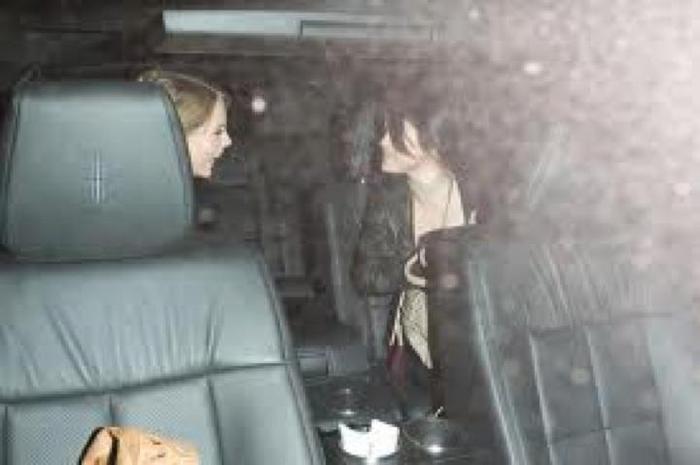 321072_204985179565235_100001612625871_612775_1209475_n - Selena Gomez 1