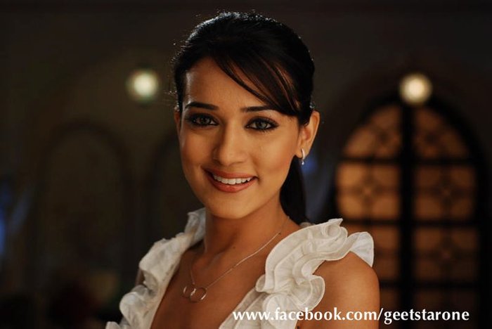 44388_146918745326789_109723285713002_346769_3631598_n - Neha Jhulka