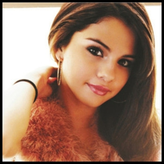 51829740_QKJJADX2 - Selena Gomez 1