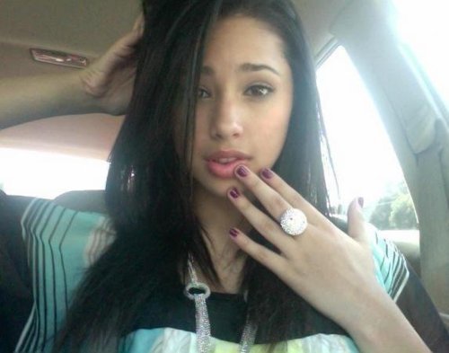 72001_154569684591279_152960398085541_257498_7272864_n - Jasmine V 1