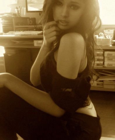 164194_158451067536474_152960398085541_280248_6328670_n - Jasmine V 1
