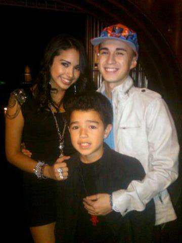164843_154569594591288_152960398085541_257490_5725308_n - Jasmine V 1