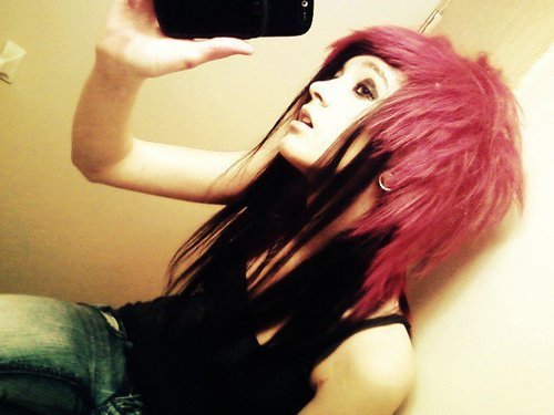 200498_10150119888415633_219903445632_6640168_3175168_n_large - EmO GiRlS