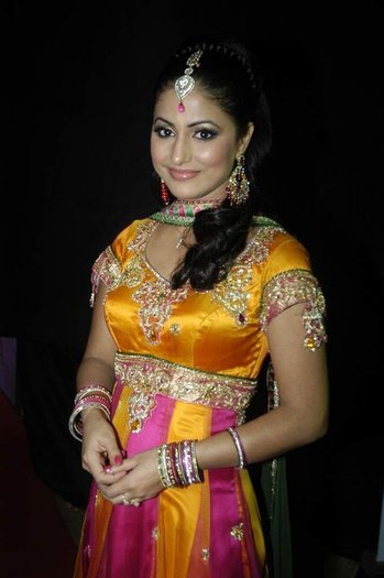 Hina-Khan-Akshara-31