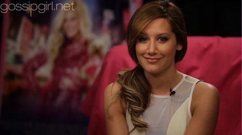 225982_186117214773806_184282348290626_585155_6648133_n - ashley tisdale neew