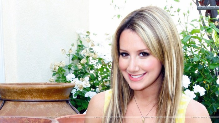 Ashley-Tisdale-Smiling