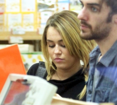 normal_011 - Shopping at Trader Joes with Cheyne Thomas in Studio City