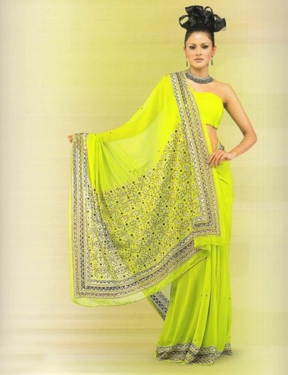 silk-saree-blouse-design-for-asian-women