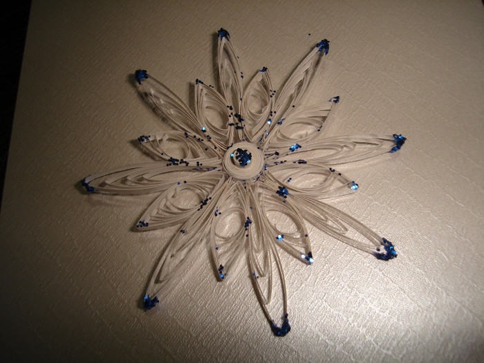 DSC07830 - tehnica rularii hartiei -  quilling