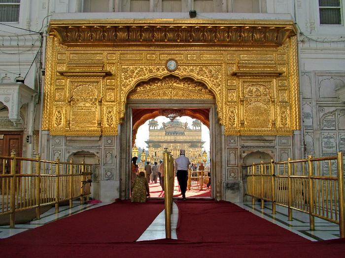 Entrance_to_Golden_Temple,_Amritsar - x-Amritsar