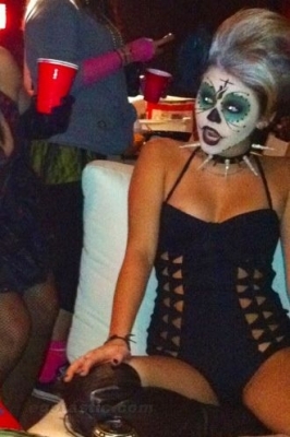 normal_003~20 - Miley Halloween Party 2011