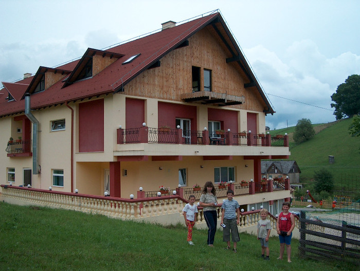 105. Cabana,ROSSWITHA si copiii. - MOIECIU III - foto mai vechi