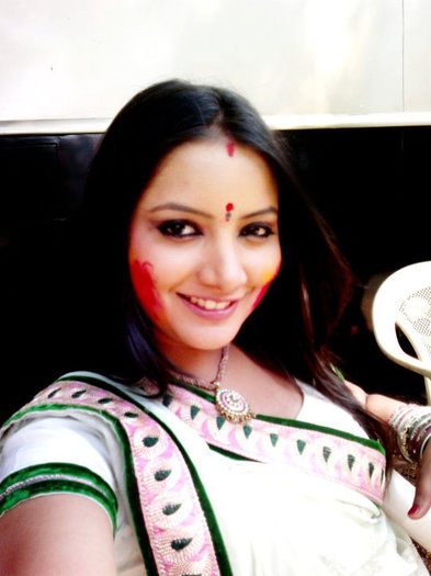 188895_10150116475020863_665985862_7044006_2844012_n - xxNidhi Uttam-Nandinixx