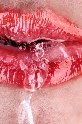 DROOL-ICE-LIPS