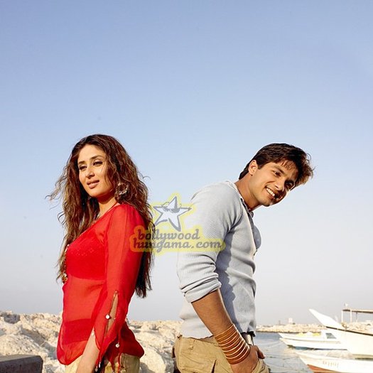 sexy_kareena_with_shahid_in_milenge_milenge - Milenge Milenge