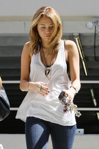 Milez (8) - x - Miley - Heading to a Medical Building