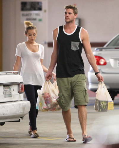 Milez (3) - x - Miley - Grocery Shopping at Ralphs in Studio City