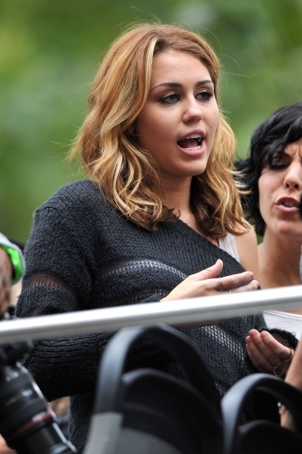 Milez (2) - x - Miley - On Set on a Bus in Paris