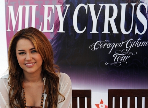 Milez (4) - x - Miley - Press Conference in Asuncion
