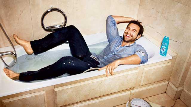  - Rafael Amaya