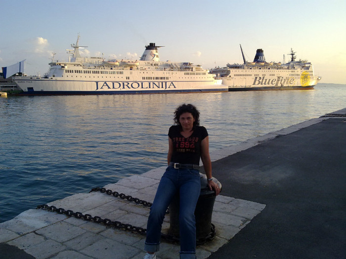 04.08.2011 asteptand feribotul - 00000 Andruta