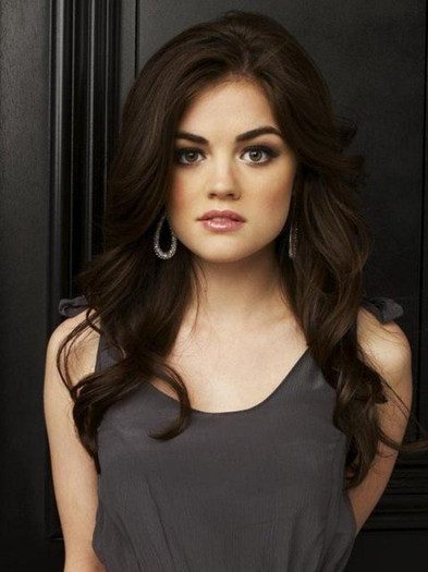 Aria Montgomery (11) - Lucy Hale