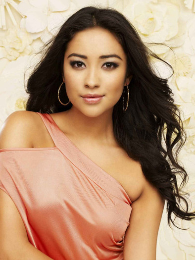 Emily Fields (4) - Shay Mitchell