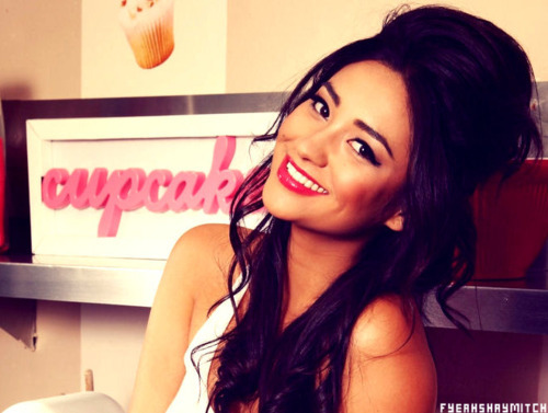 Shay Mitchell (21) - Shay Mitchell