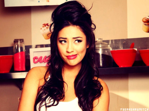 Shay Mitchell (25) - Shay Mitchell