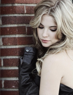  Ashley Benson (5)