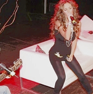 5744711391c785f2f7294b1 - 1-Anahi 2-1