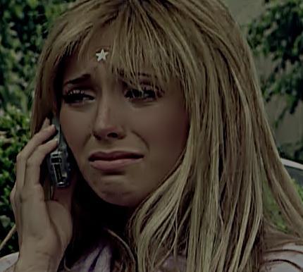 evil vomen \' julia (46) - 1-Anahi 2-1