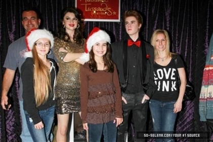normal_058 - Wax figure of Selena Gomez at Madame Tussauds