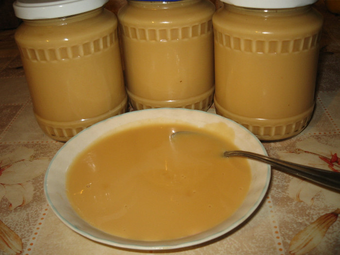 Dulceata de lapte -Dulce de leche; Am facut mai subtire,este super,este grozav,iti vine sa mananci in continuu,am facut si cu ciocolata
