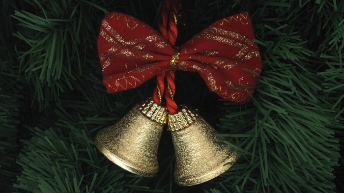 541464-1024x576-Gold-Bells-on-a-Green-Christmas-Tree-c - christmas time