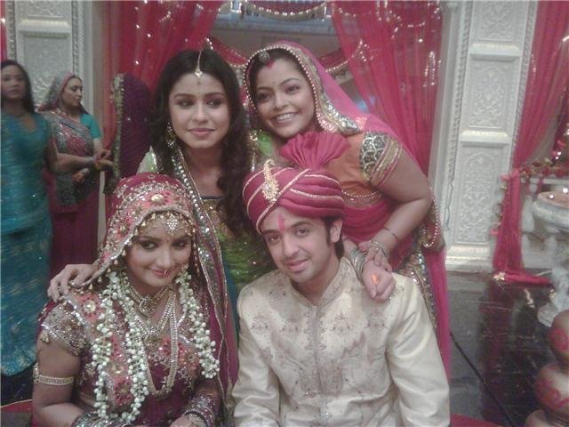 38266_142860479073520_111306905562211_366623_921169_n - Yeh Rishta Kya Kehlata Hai - Dragoste dulce-amara
